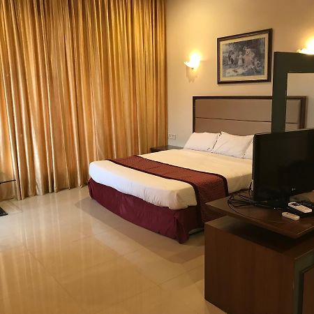 Bed and Breakfast Kohinoor Atc Mumbai Exterior foto